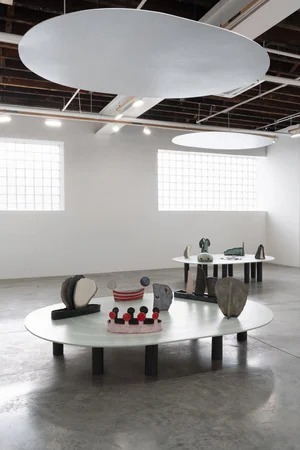 Installation view, Mirror and Messenger, Carvalho, 112 Waterbury · 2025 (1)