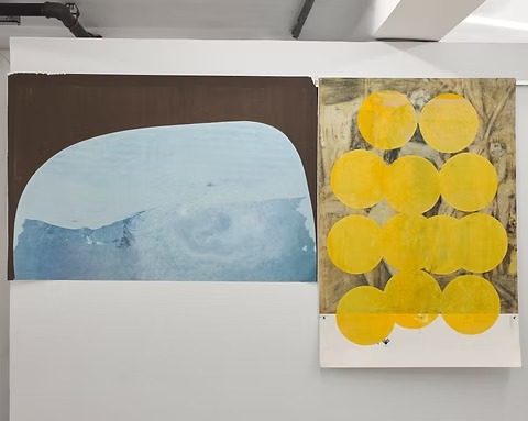 Installation view, Mi primer juguete me lo trajo un rio, Mimo · 2025 (2)