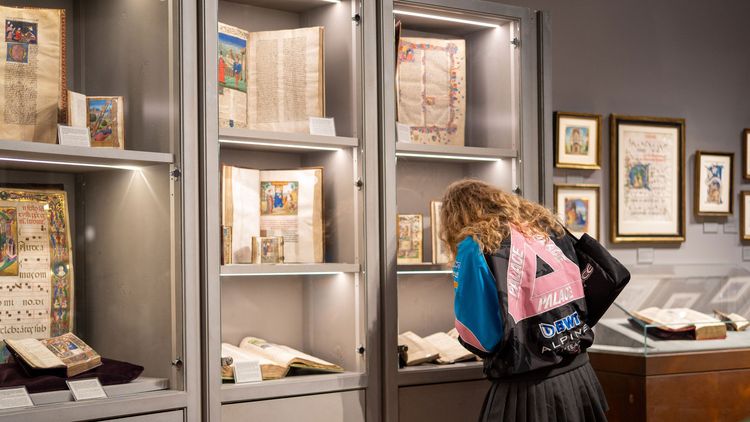Dr. Jörn Günther Rare Books, Frieze Masters 2025. Photo: Hugo Glendinning, courtesy of Frieze