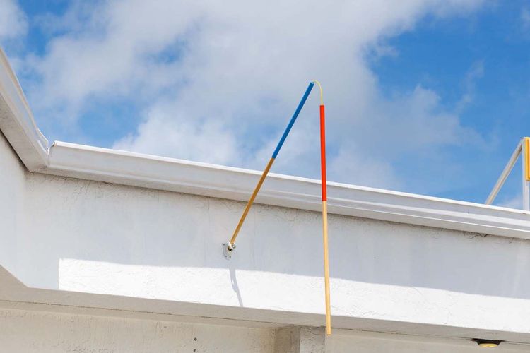 Alfredo Travieso, Flag for Demagogues, 2026, installation view on the Dimensions Variable building exterior, Miami