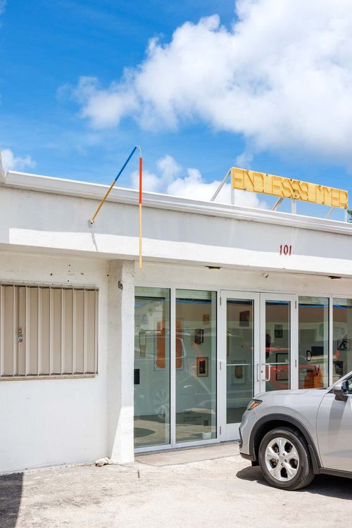 Alfredo Travieso, Flag for Demagogues, 2026, installation view on the Dimensions Variable building exterior, Miami