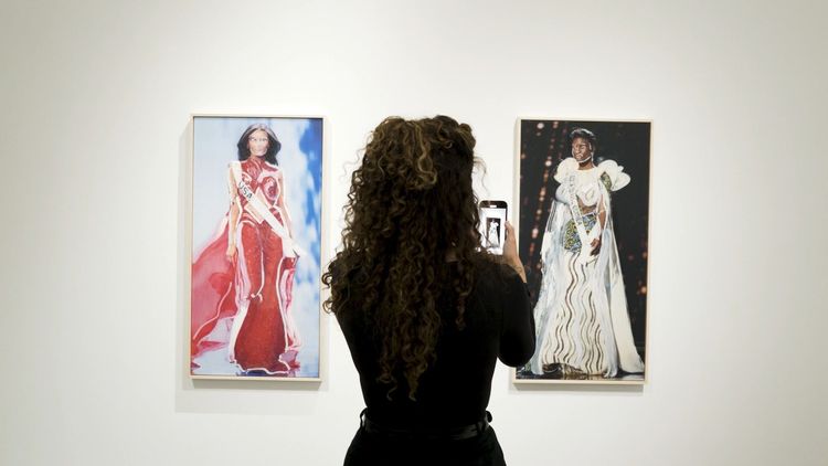 Installation view, Facetune Portraits: Universal Beauty, Heft