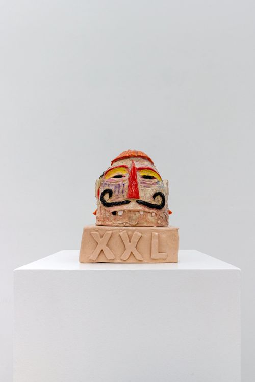 Installation view, We Found a Crouton Underneath a Futon., de boer · 2025 (7)