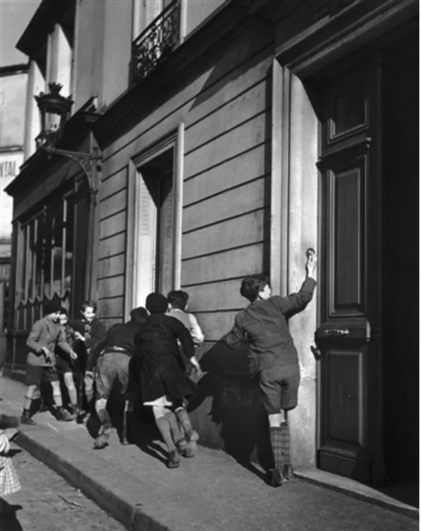Robert Doisneau, La Sonnette, 1934