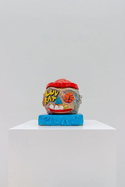 Installation view, We Found a Crouton Underneath a Futon., de boer · 2025 (6)