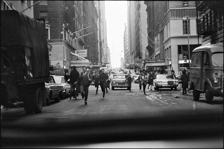 Installation view, Rearview Mirror: Photographs, December 1963–February 1964, Gagosian, Beverly Hills · 2025 (20)