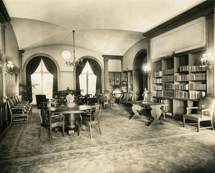 Installation view, Heads, American Academy of Arts and Letters