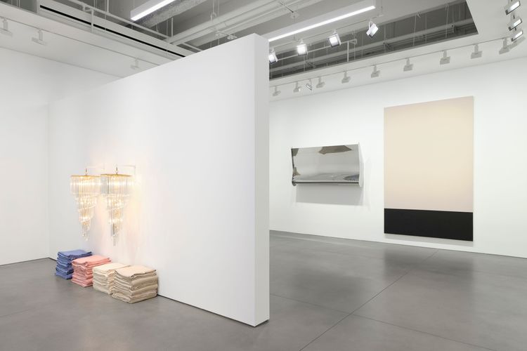 Installation view, Ripple: Furniture Sculpture and Painting after 1982, David Kordansky Gallery, Chelsea · 2026 (9)