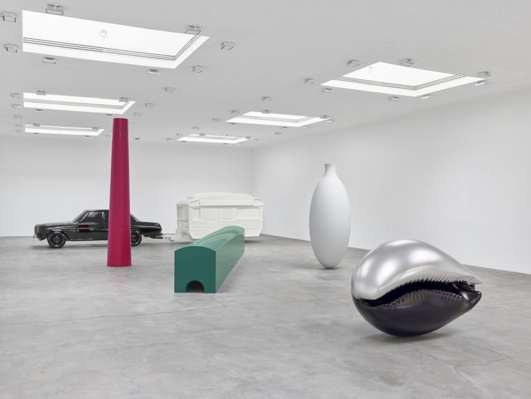 Installation view, Katharina Fritsch, Matthew Marks, 522 W 22nd St · 2026 (1)