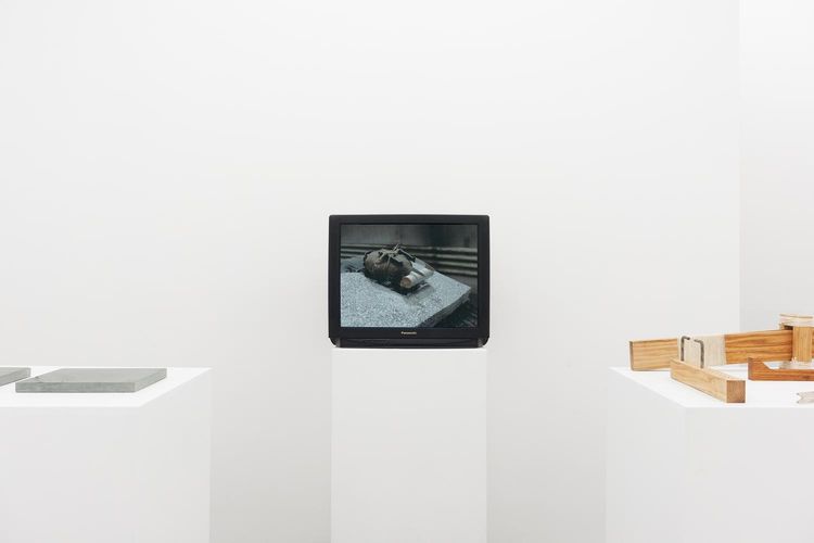 Installation view, Untitled Seizure (EVERY DAY IS THE SAME), Timeshare · 2025 (2)