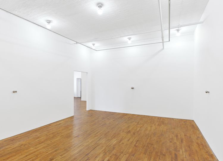 Installation view, Nouvelles Sculptures, Tara Downs · 2026 (8)