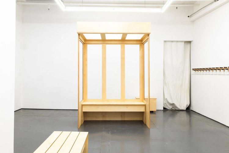Installation view, Transtrack, Transmitter · 2025 (8)