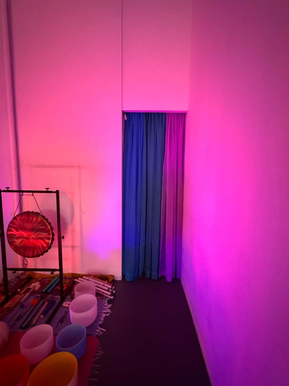 Installation view, Ivy Meadows Sound & Light Healing, Essex Flowers · 2025 (7)