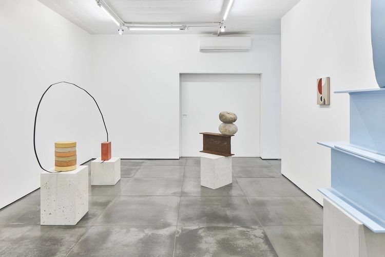 Installation view, natural from, Nara Roesler · 2026 (4)