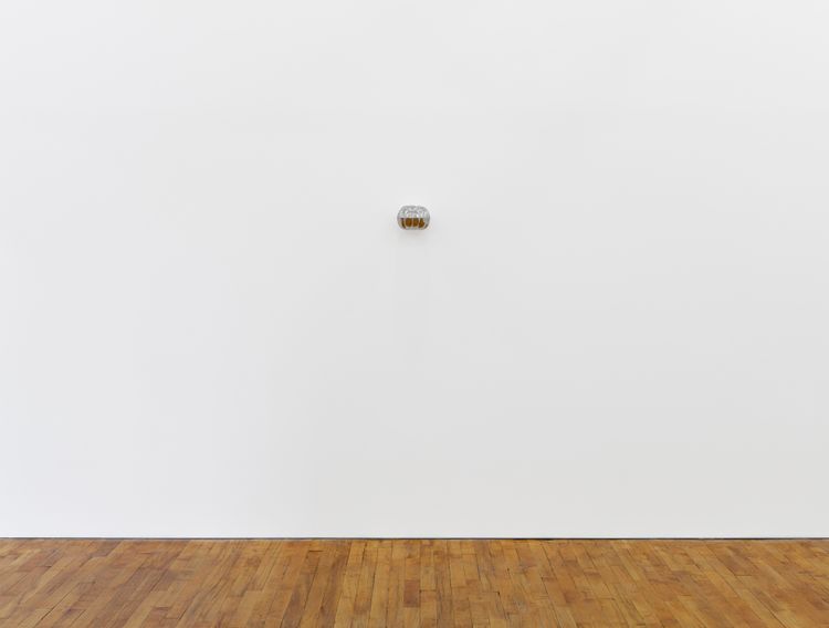 Installation view, Nouvelles Sculptures, Tara Downs · 2026 (7)