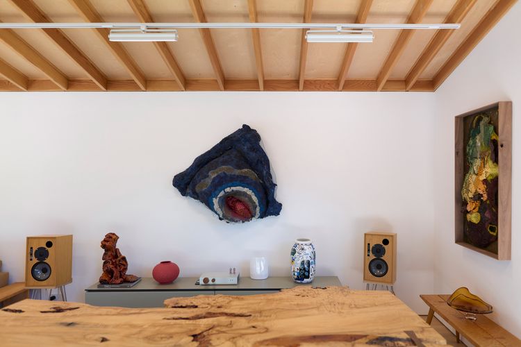 Installation view, Kwatiri Kubva Nekwatiri Kuenda (Where We Are Coming From and Where We Are Going), Simchowitz Gallery · 2026 (5)