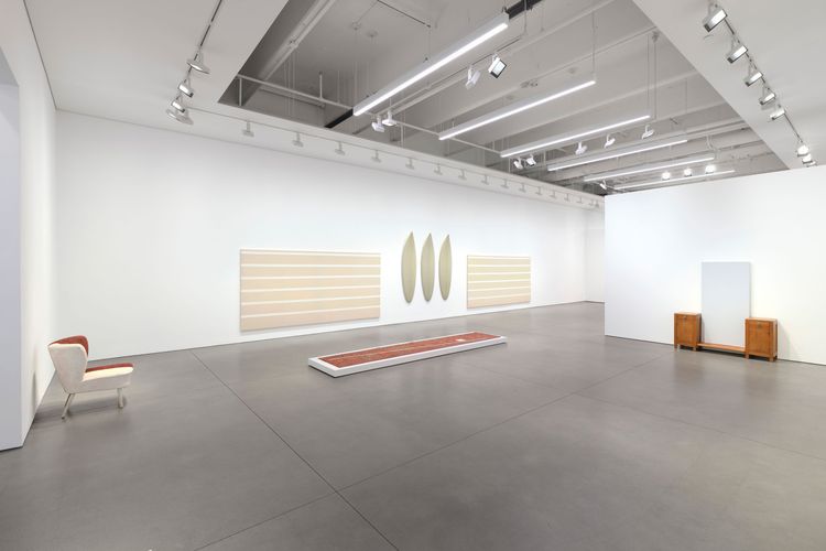 Installation view, Ripple: Furniture Sculpture and Painting after 1982, David Kordansky Gallery, Chelsea · 2026 (18)