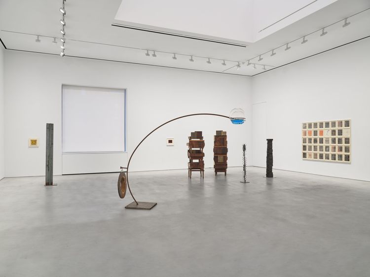 Installation view, Gathering Wool, Hauser & Wirth · 2025 (5)