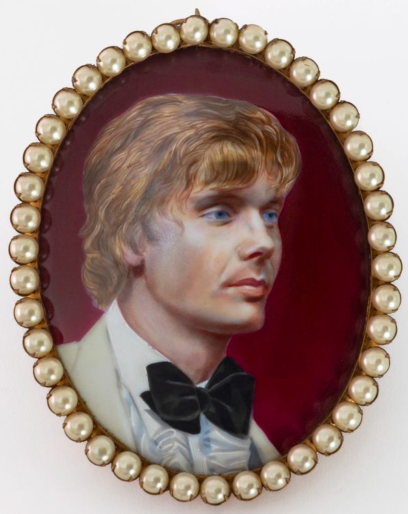 Installation view, Friends, Acquaintances, and Idols, Moskowitz Bayse · 2025 (8)
