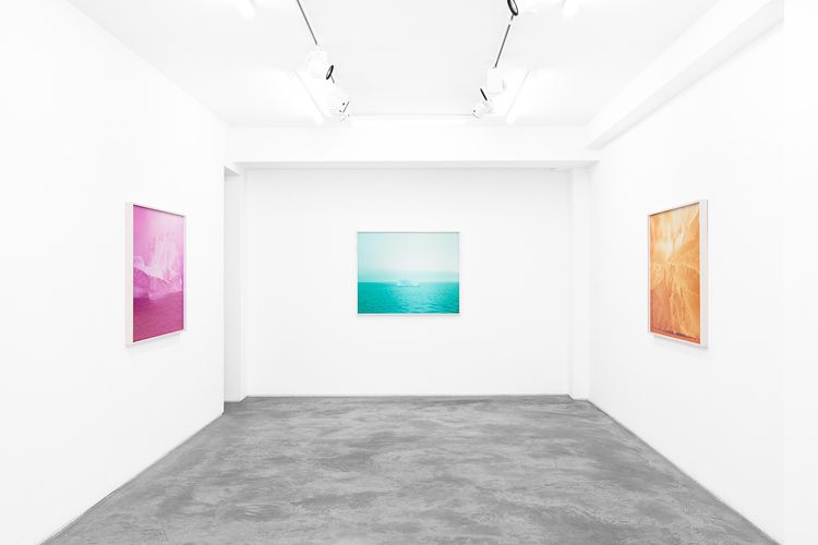 Installation view, The Waves, Huxley-Parlour - Swallow Street · 2025 (1)