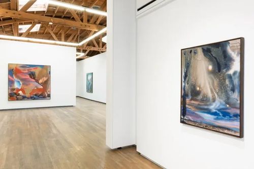 Installation view, Fragile Familiar, Nazarian / Curcio · 2025 (1)