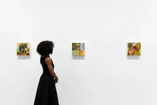 Installation view, Apenas meus cabelos são brancos [Only my hair is white], Galerie Lelong · 2026 (8)